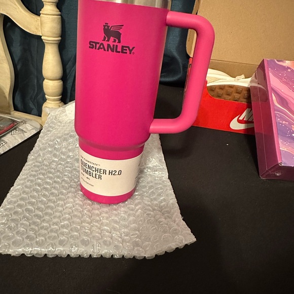 Stanley Other - Stanley Vibrant Pink H2.0 Tumbler